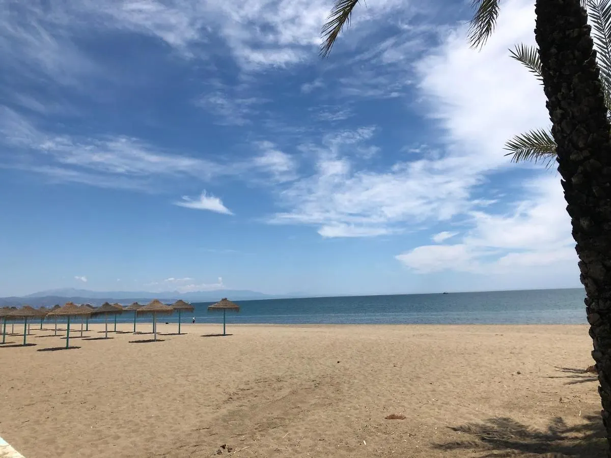 Carihuela Beach Apartment - Plaza Del Remo Torremolinos