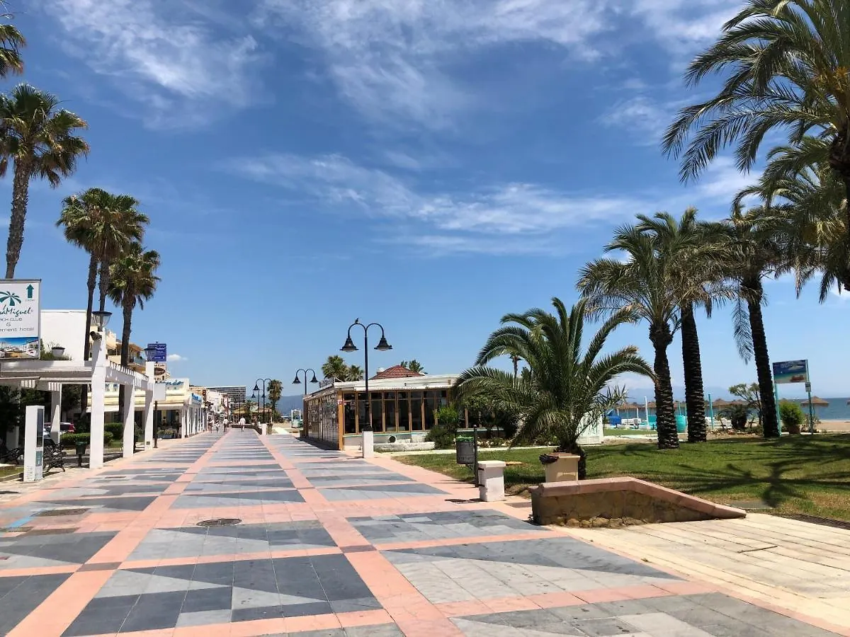 Carihuela Beach Apartment - Plaza Del Remo Torremolinos
