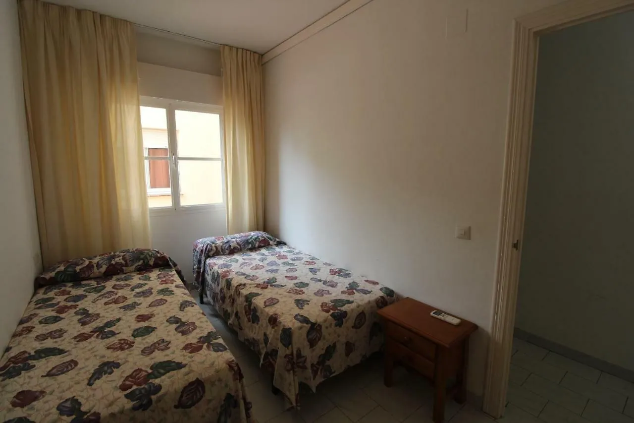 Carihuela Beach Apartment - Plaza Del Remo Torremolinos