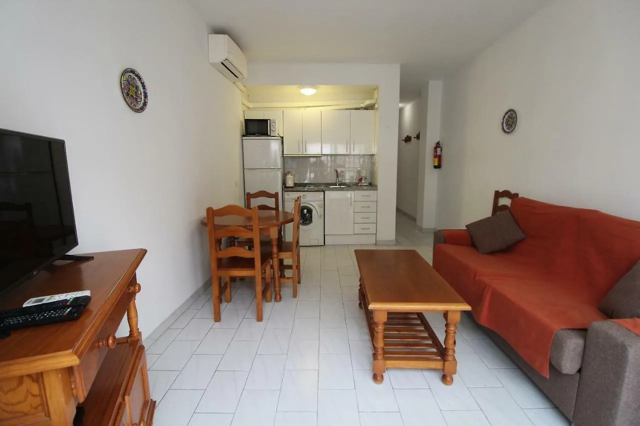 Carihuela Beach Apartment - Plaza Del Remo Torremolinos