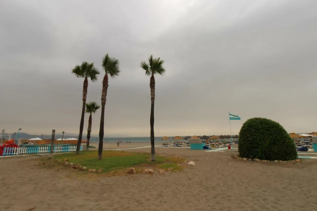 Carihuela Beach Apartment - Plaza Del Remo Torremolinos