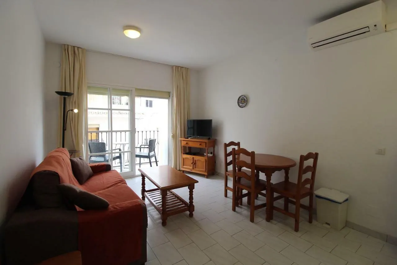 Carihuela Beach Apartment - Plaza Del Remo Torremolinos