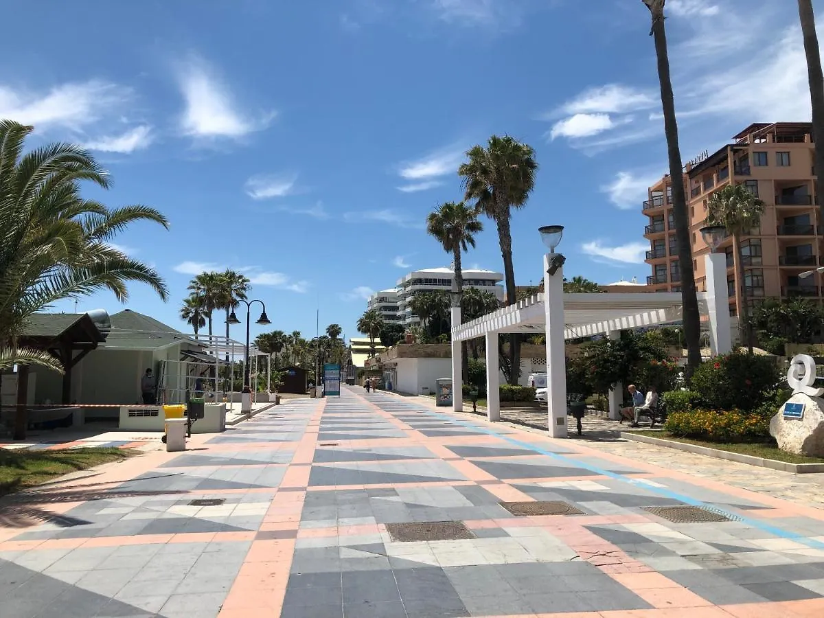 Carihuela Beach Apartment - Plaza Del Remo Torremolinos